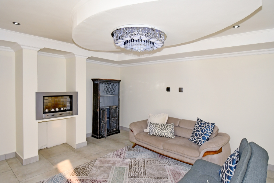 5 Bedroom Property for Sale in Blue Valley Golf Estate Gauteng