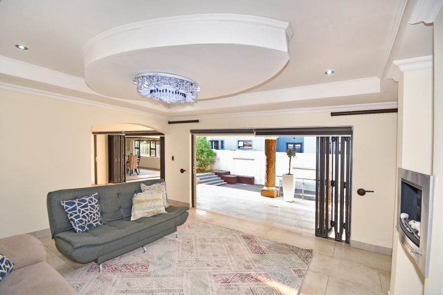 5 Bedroom Property for Sale in Blue Valley Golf Estate Gauteng