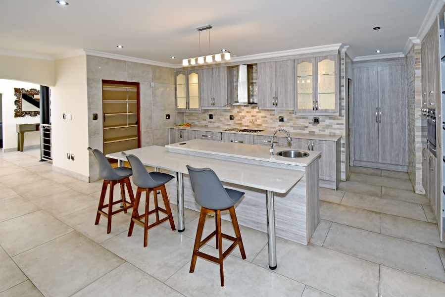 5 Bedroom Property for Sale in Blue Valley Golf Estate Gauteng