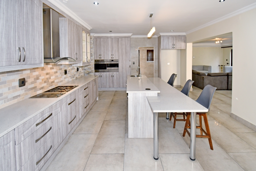 5 Bedroom Property for Sale in Blue Valley Golf Estate Gauteng