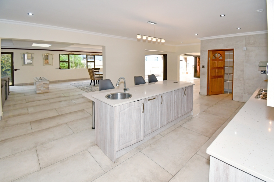 5 Bedroom Property for Sale in Blue Valley Golf Estate Gauteng