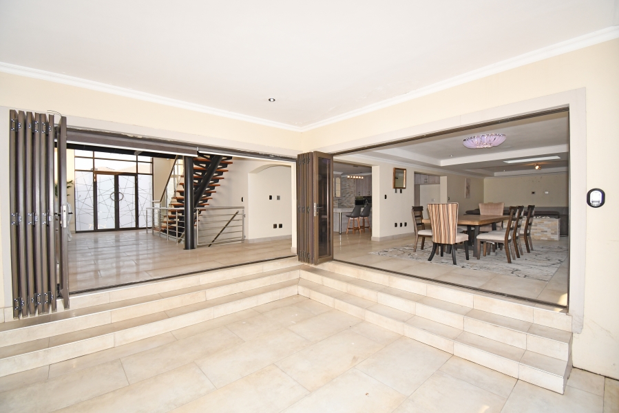 5 Bedroom Property for Sale in Blue Valley Golf Estate Gauteng