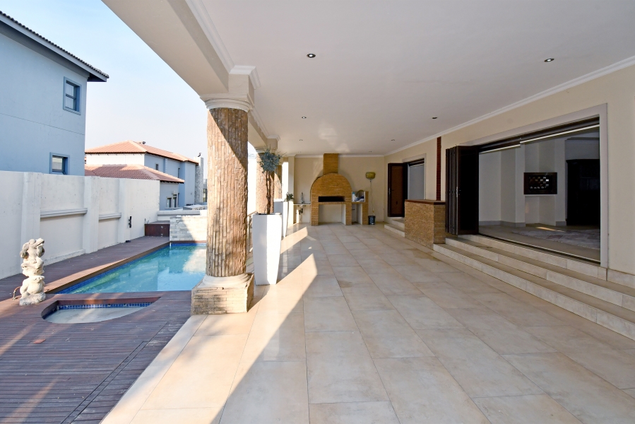 5 Bedroom Property for Sale in Blue Valley Golf Estate Gauteng