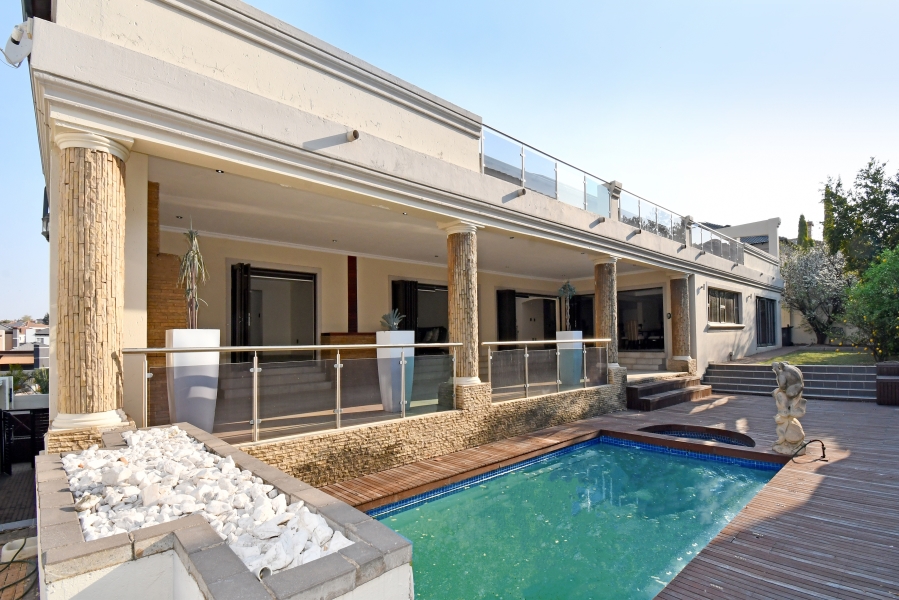 5 Bedroom Property for Sale in Blue Valley Golf Estate Gauteng