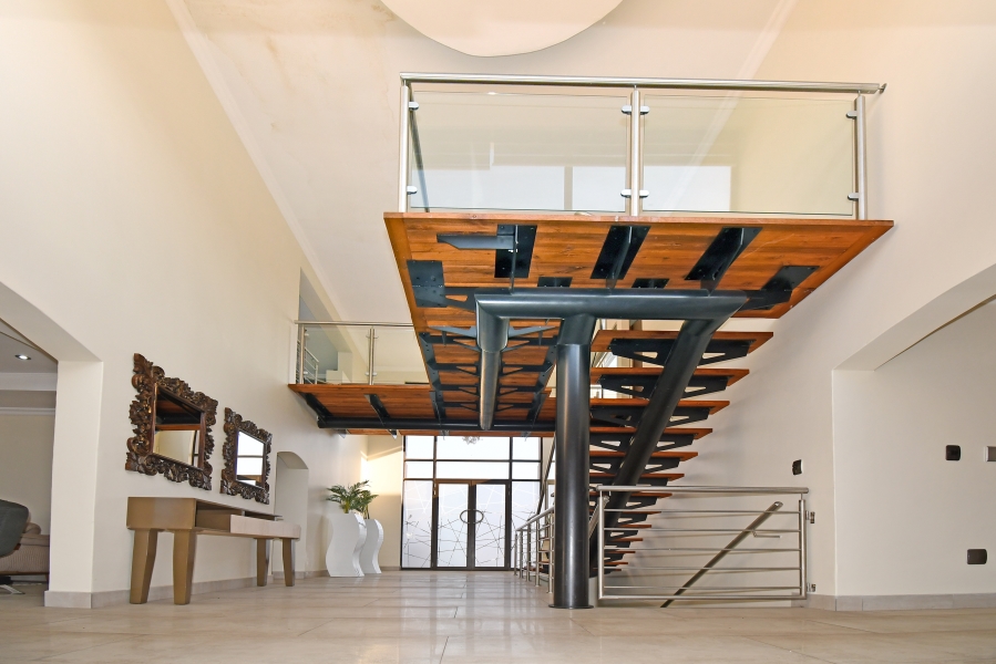 5 Bedroom Property for Sale in Blue Valley Golf Estate Gauteng