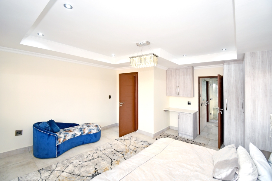 5 Bedroom Property for Sale in Blue Valley Golf Estate Gauteng