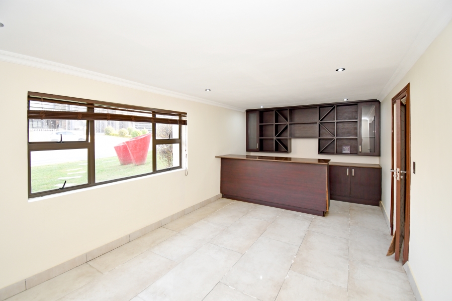 5 Bedroom Property for Sale in Blue Valley Golf Estate Gauteng