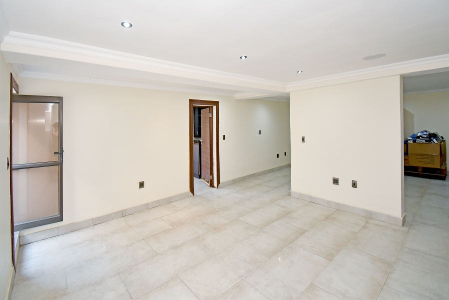 5 Bedroom Property for Sale in Blue Valley Golf Estate Gauteng