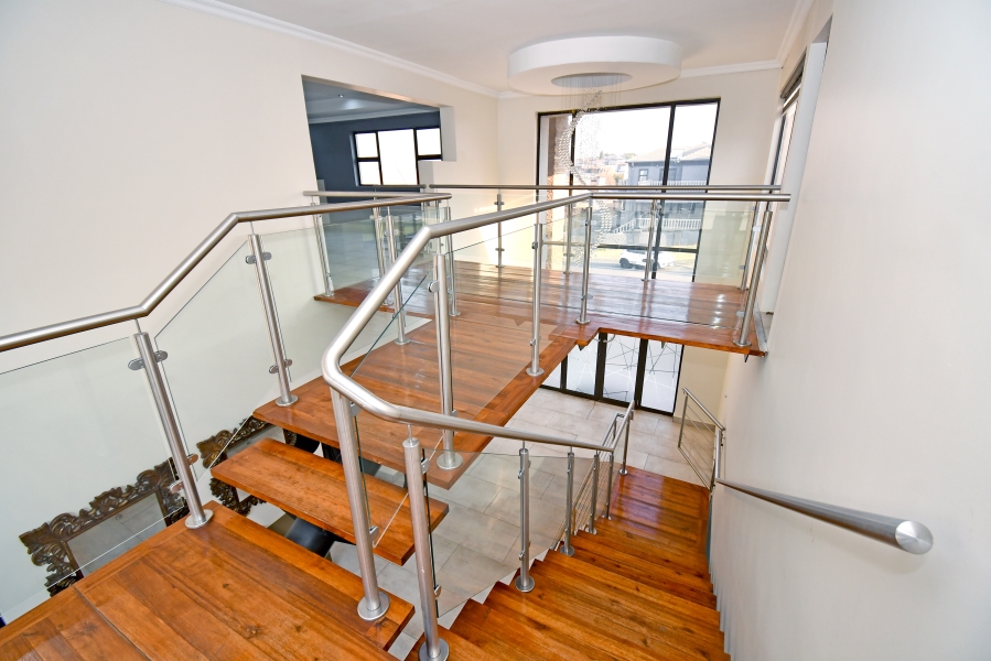 5 Bedroom Property for Sale in Blue Valley Golf Estate Gauteng