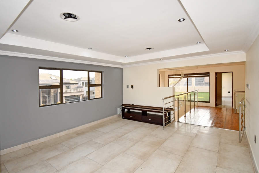 5 Bedroom Property for Sale in Blue Valley Golf Estate Gauteng