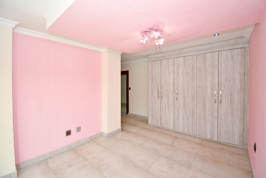 5 Bedroom Property for Sale in Blue Valley Golf Estate Gauteng