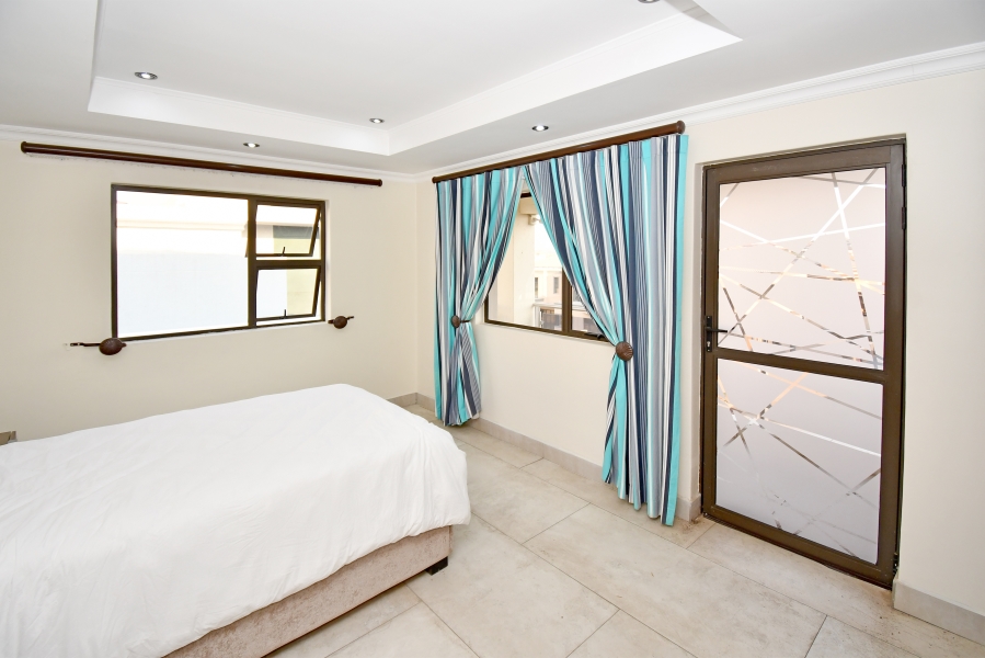 5 Bedroom Property for Sale in Blue Valley Golf Estate Gauteng