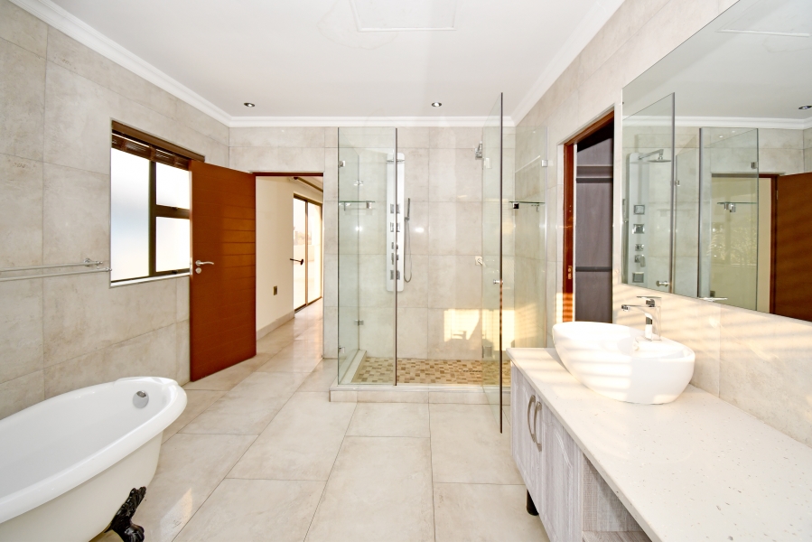 5 Bedroom Property for Sale in Blue Valley Golf Estate Gauteng