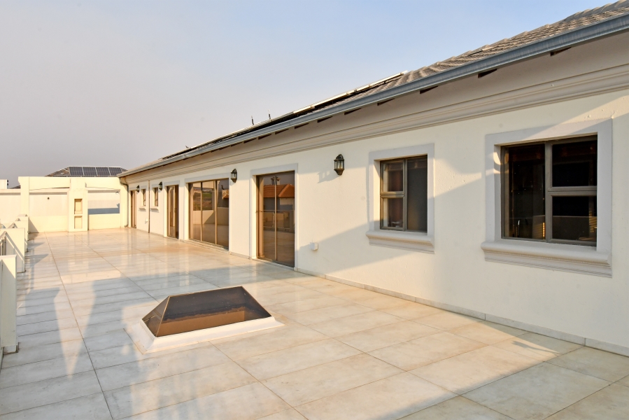 5 Bedroom Property for Sale in Blue Valley Golf Estate Gauteng