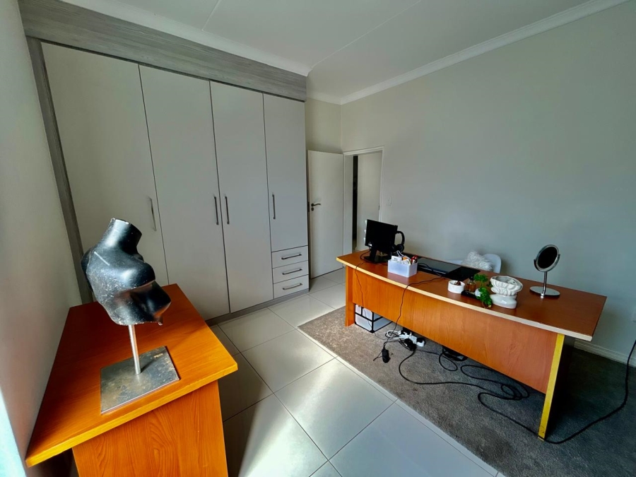 2 Bedroom Property for Sale in Carlswald Gauteng