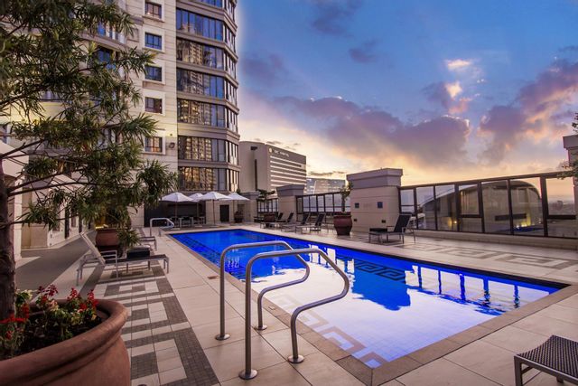 2 Bedroom Property for Sale in Sandton Central Gauteng