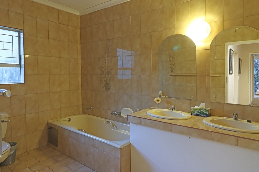 5 Bedroom Property for Sale in Bryanston Gauteng