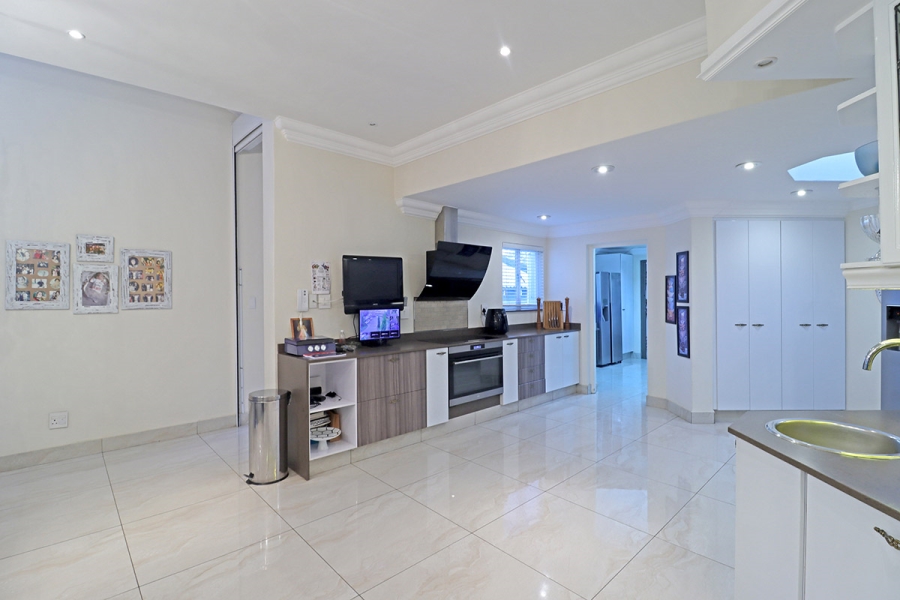 5 Bedroom Property for Sale in Bryanston Gauteng