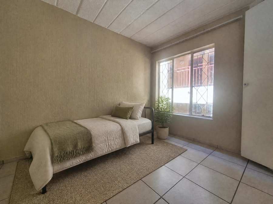 2 Bedroom Property for Sale in Helderkruin Gauteng