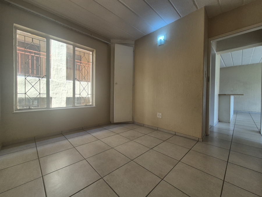 2 Bedroom Property for Sale in Helderkruin Gauteng