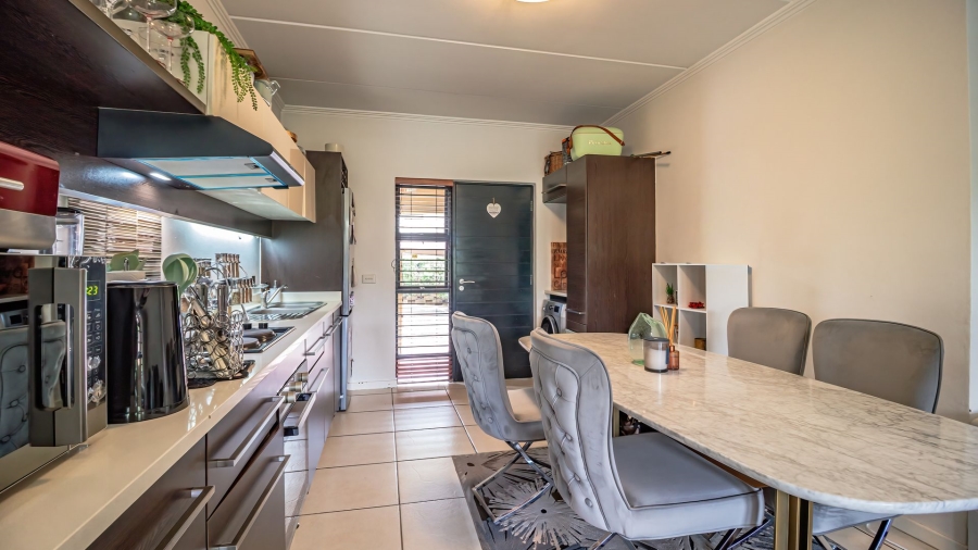 2 Bedroom Property for Sale in Glenvista Gauteng