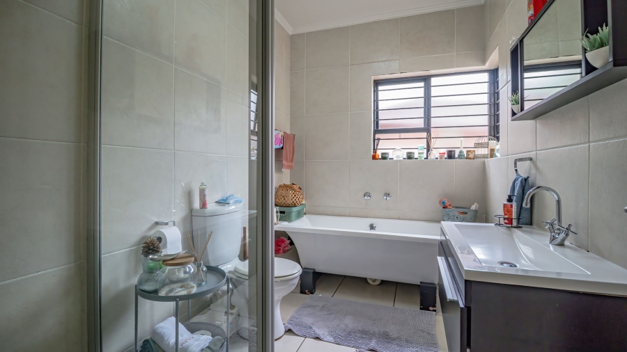 2 Bedroom Property for Sale in Glenvista Gauteng