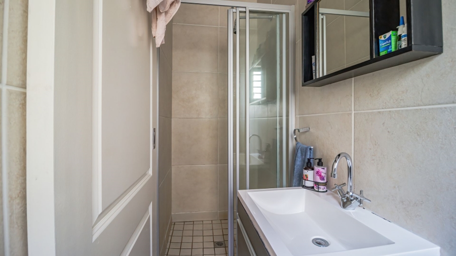 2 Bedroom Property for Sale in Glenvista Gauteng