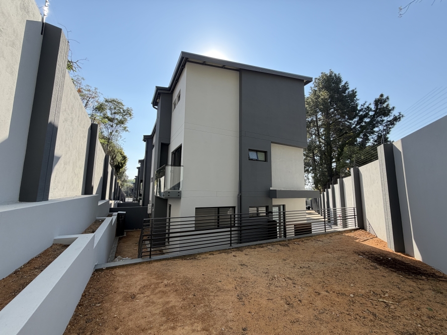 3 Bedroom Property for Sale in Hurlingham Gauteng