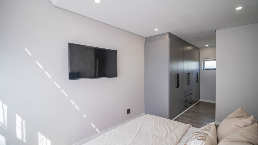 3 Bedroom Property for Sale in Hurlingham Gauteng