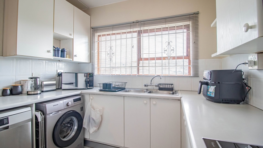 2 Bedroom Property for Sale in Bassonia Gauteng