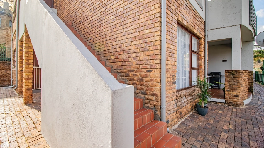 2 Bedroom Property for Sale in Bassonia Gauteng