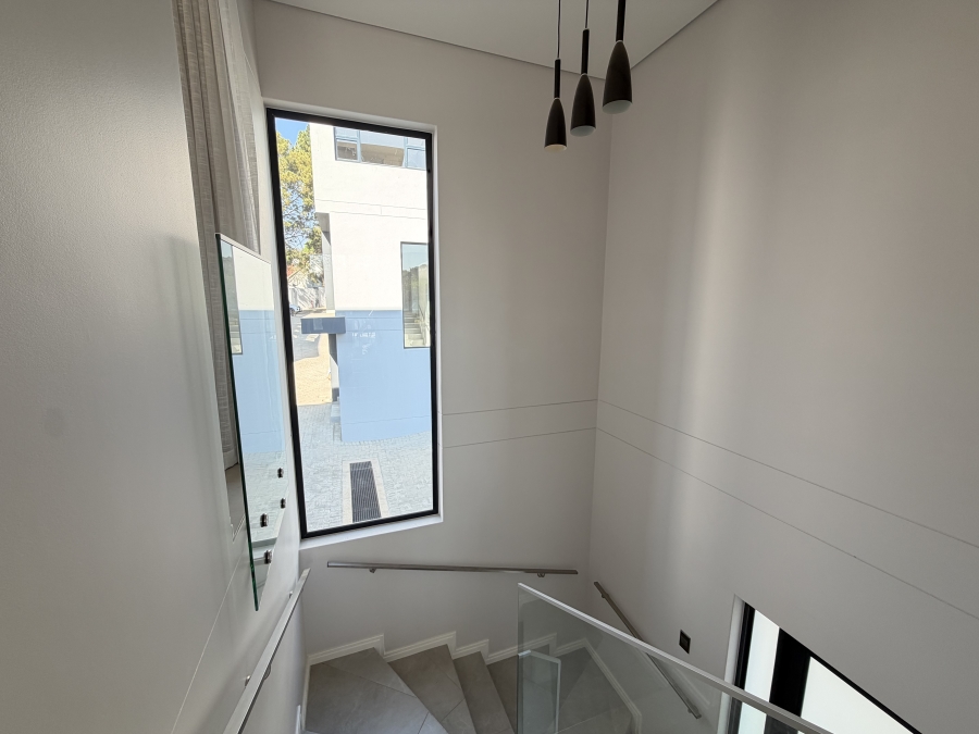 3 Bedroom Property for Sale in Hurlingham Gauteng