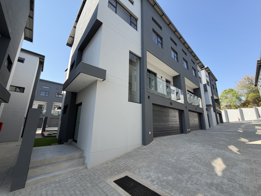3 Bedroom Property for Sale in Hurlingham Gauteng