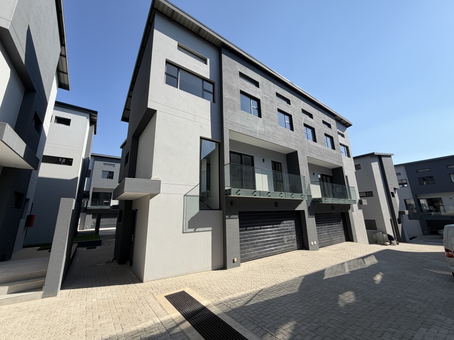 3 Bedroom Property for Sale in Hurlingham Gauteng