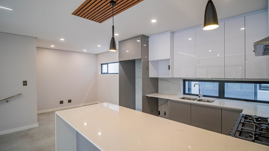 3 Bedroom Property for Sale in Hurlingham Gauteng