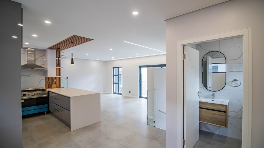 3 Bedroom Property for Sale in Hurlingham Gauteng