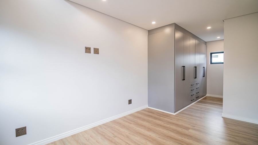 3 Bedroom Property for Sale in Hurlingham Gauteng