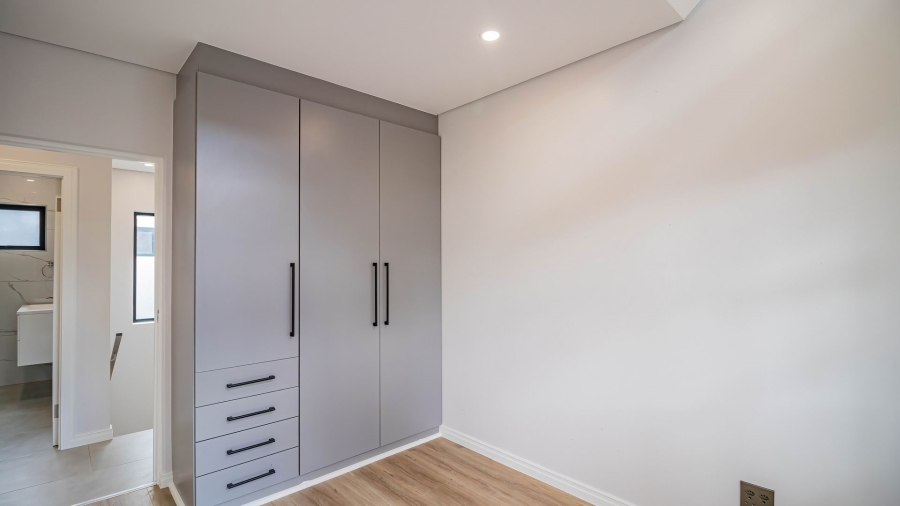 3 Bedroom Property for Sale in Hurlingham Gauteng