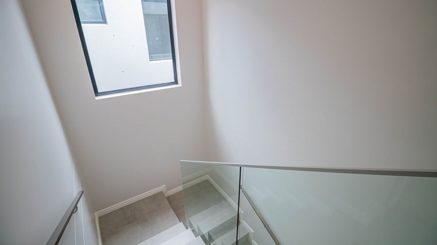 3 Bedroom Property for Sale in Hurlingham Gauteng