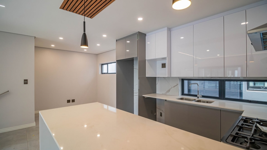 3 Bedroom Property for Sale in Hurlingham Gauteng