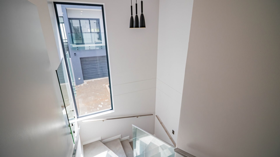 3 Bedroom Property for Sale in Hurlingham Gauteng