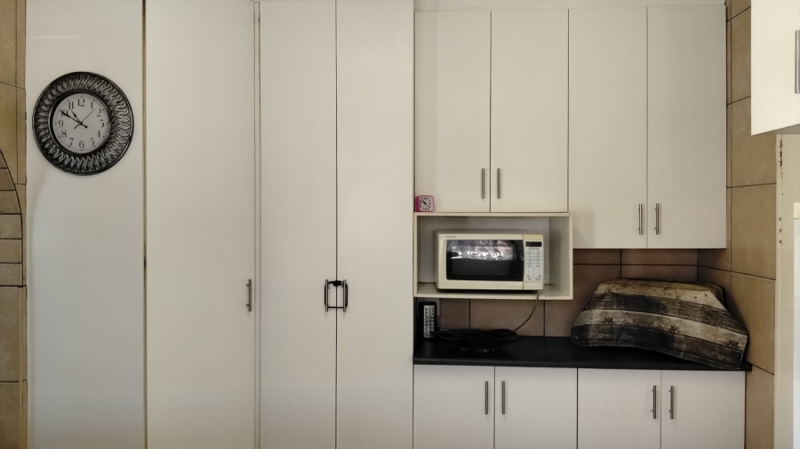 3 Bedroom Property for Sale in Greenhills Gauteng