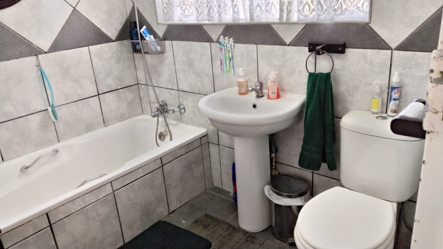 3 Bedroom Property for Sale in Greenhills Gauteng