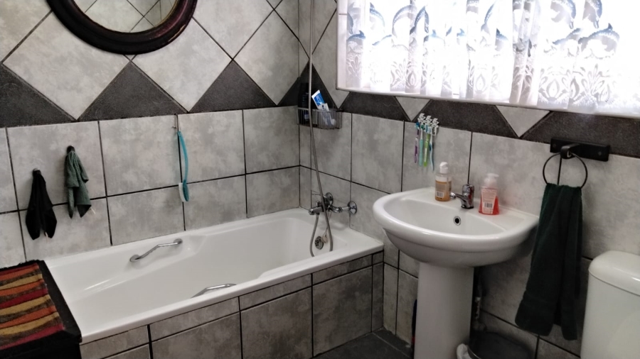 3 Bedroom Property for Sale in Greenhills Gauteng