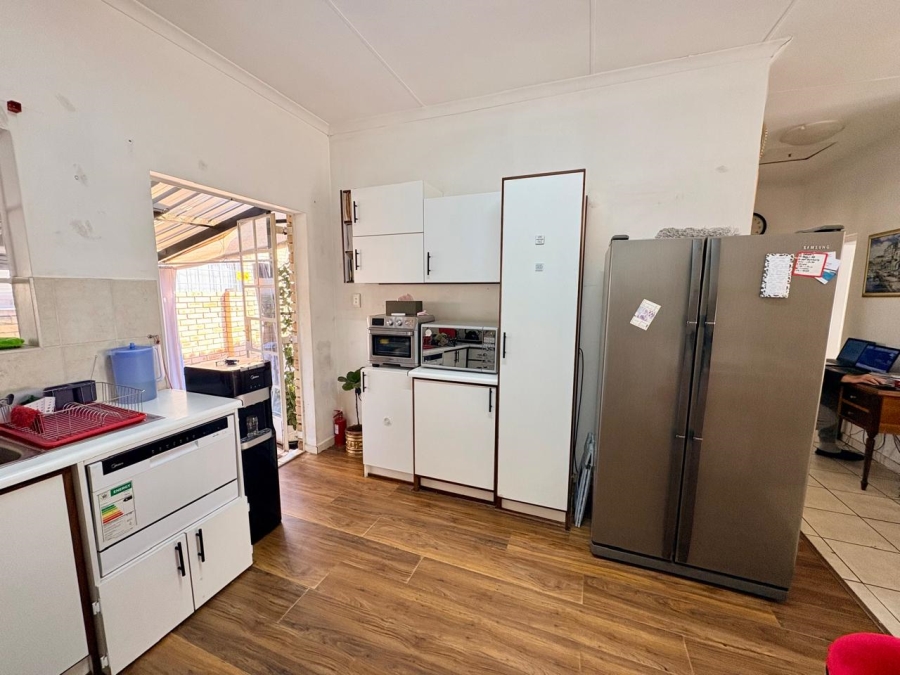 2 Bedroom Property for Sale in Robinpark Gauteng