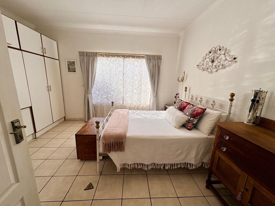 2 Bedroom Property for Sale in Robinpark Gauteng