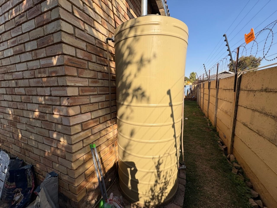 2 Bedroom Property for Sale in Robinpark Gauteng