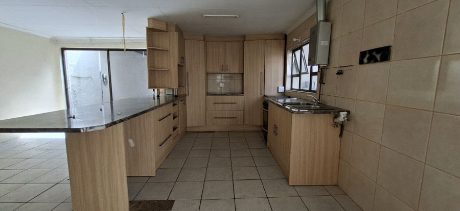 5 Bedroom Property for Sale in Krugersdorp North Gauteng