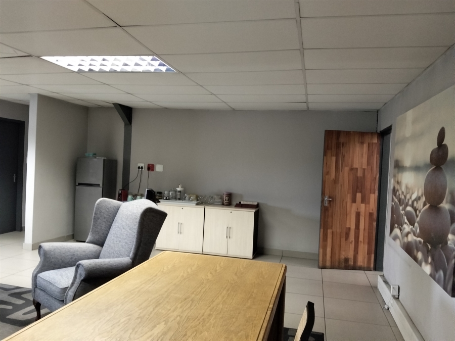 To Let Commercial Property for Rent in Strijdom Park Gauteng