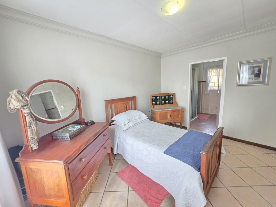 2 Bedroom Property for Sale in Mooikloof Gauteng